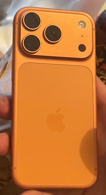 IPhone 17 pro 512 gb б/у 93% батарея, в комплекте только чехол и