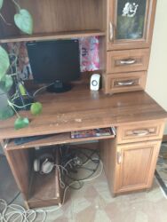 детски кровати 2 этаж: Компьютерный стол, Б/у, С полками