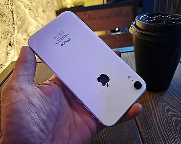 Apple iPhone: IPhone Xr, Б/у, 256 ГБ, Белый, Чехол, 100 % — 25