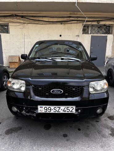 ford eskape: Ford Escape: 3 l | 2005 il 215000 km Ofrouder/SUV