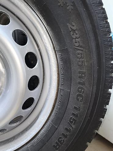 Шиналар жана дисктер: Дөңгөлөктөр монтажда 235 / 65 / R 16, Winter stud, Колдонулган, Жуп, Жеңил коммерциялык транспорт (C/LT), Темир, тешиктери - 6 — 1