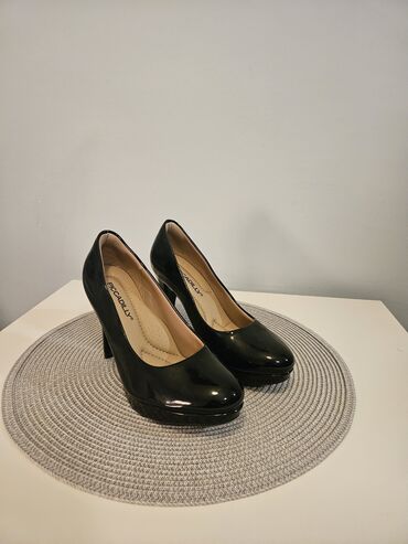 crne lakovane cipele: Pumps, 36