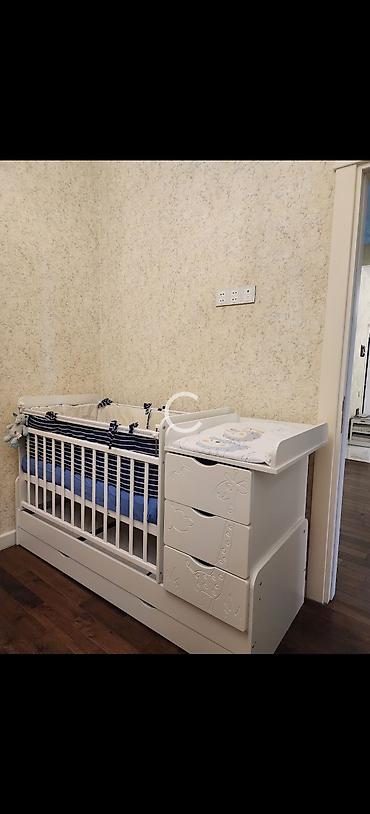 Uşaq beşiyi və komodlu dəyişdirmə masası dəsti - Material: ağ rəngli lalafo.az -da Uşaq beşiyi və komodlu dəyişdirmə masası dəsti - Material: ağ rəngli