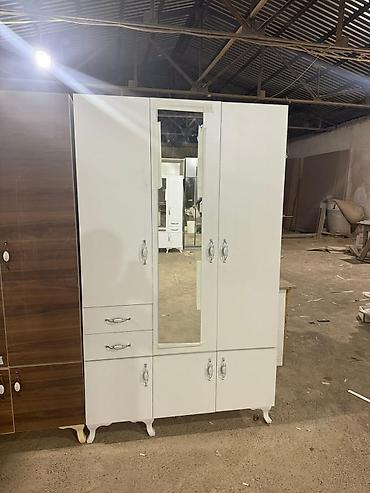 hamam kranti: Geniş tutumlu paltar şkafları - Model: 3 qapılı şkaflar, mərkəzdə tam — 5