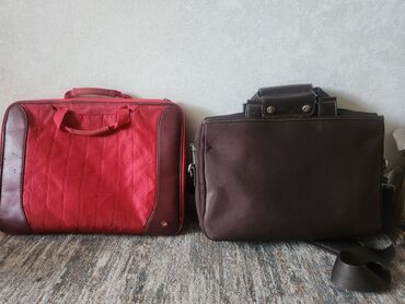спортивные сумки: Продам 2 сумки для ноутбука коричневая для ноутбуков 14 дюймов
