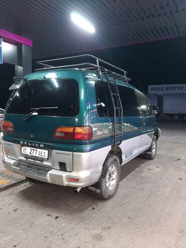 Mitsubishi: Mitsubishi Delica: 1994 г., 2.8 л, Автомат, Дизель, Внедорожник