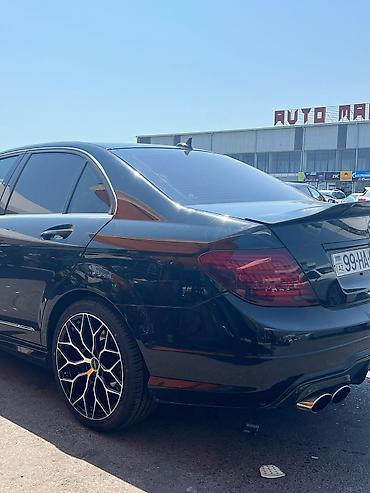 cls 63 amg: Mercedes-Benz C-Class: 1.8 l | 2012 il Sedan — 8
