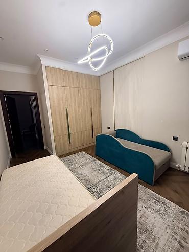 двух ком квартира: 3 комнаты, Ак-Кеме Собственник, Без животных, от 6 месяцев, С мебелью полностью — 9