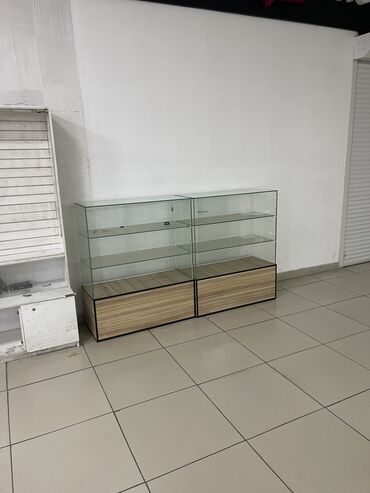 Витрины: Витрины стеллажи — 2