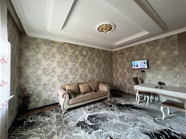 Həyət evləri və villaların satışı: Binəqədi qəs. 2 otaqlı, 75 kv. m