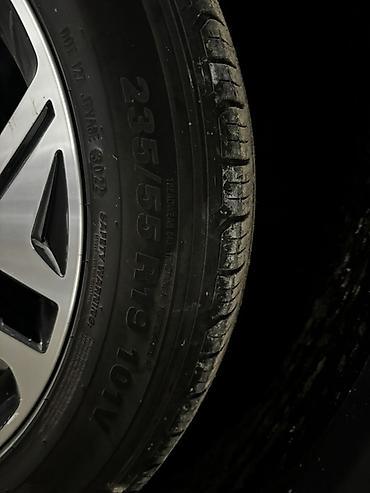 sonata d8: Литой диск Hyundai с шиной Kumho - Размер шины: 235/55 R19 101V — 2