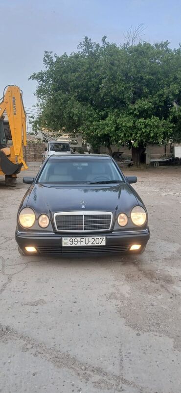 mercedes gls: Mercedes-Benz E-Class: 2.4 l | 1998 il Sedan