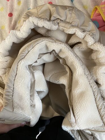 Пуховики и зимние куртки: ️Продаётся шикарная зимняя куртка. Зимняя, легкая Качества люкс at lalafo.kg — 7 Пуховики и зимние куртки: ️Продаётся шикарная зимняя куртка. Зимняя, легкая Качества люкс — 7