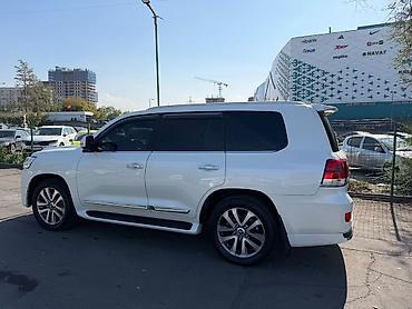 Toyota: Toyota Land Cruiser: 2019 г., 5.7 л, Автомат, Бензин, Внедорожник — 7