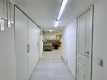 Продажа магазинов: Продажа магазинов В жилом доме, 111 м², Свежий ремонт, Отдельный вход, Цокольный этаж этаж — 5