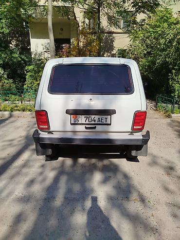 ВАЗ (ЛАДА): ВАЗ (ЛАДА) 4x4 Niva: 2012 г., 1.7 л, Кол менен иштөөчү, Бензин, Жол тандабас — 4