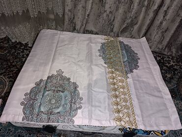 Комплекты постельного белья: Продам 2 постельных набора фирмы Kenzo. В один набор входит: 1 — 16