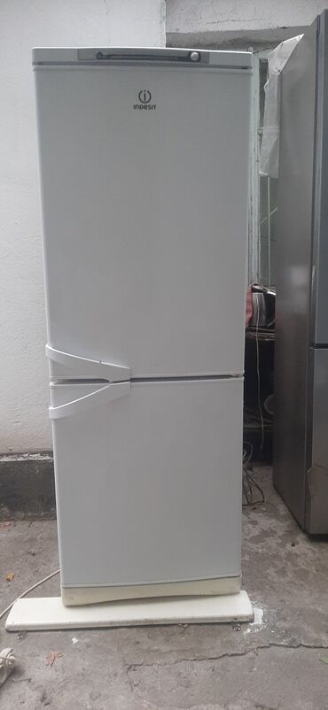 морозильная камера indesit: Холодильник Indesit, Б/у, Двухкамерный, 2 *