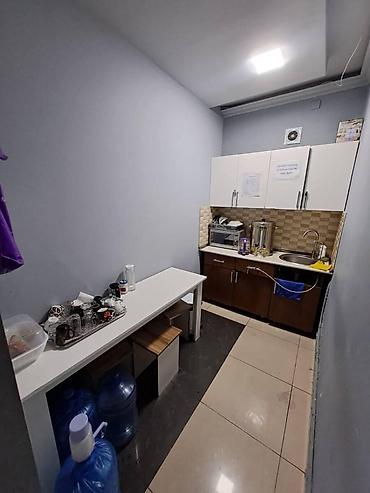 Kommersiya daşınmaz əmlakı: İcarəyə verilir 2 otaqlı ofis 200 m², Gənclik m. Daha 7 şəklə bax — 8