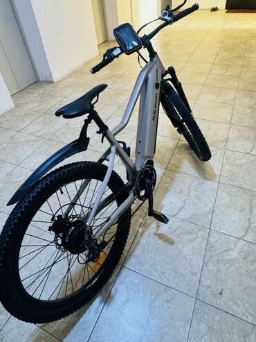 Elektrik velosipedlər: İşlənmiş Elektrik velosipedi 28", sürətlərin sayı: 7, 250 Vt, Ünvandan götürmə — 5