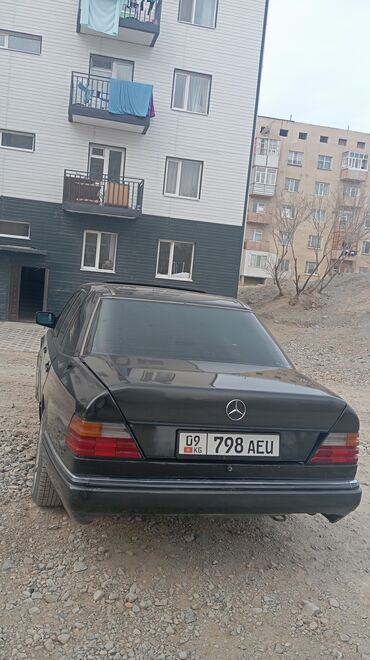 мерседес бенз 211: Mercedes-Benz W124: 1993 г., 2 л, Механика, Газ, Седан