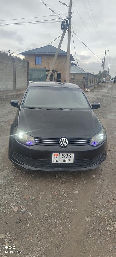 Volkswagen Polo: 2012 г., Седан