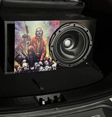 ət cəkən masin: Avtomobil üçün nəzərdə tutulmuş Kenwood sabvufferi, Joker mövzusunda