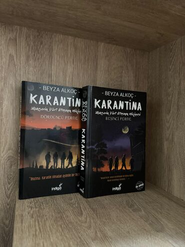 Bu kitab müxtəlif hekayə və janrları əhatə edən bir neçə hissədən