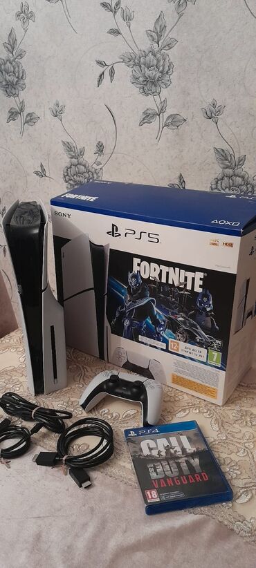 PS2 & PS1 (Sony PlayStation 2 & 1): Playstation 5 Teze cemi 2saat oynanilib. 900azn satilir. 1400azn
