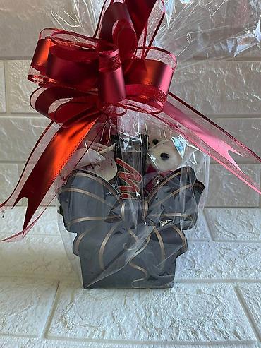 Kompleti namirnica: Poklon setovi u dekorativnim kutijama Elegantno aranžirani poklon — 8