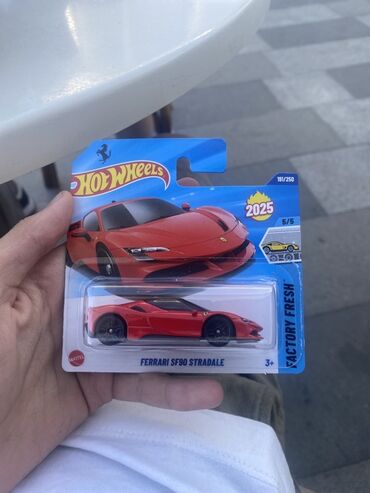 Sikkələr: Ferrari, 2025 il, 1:64