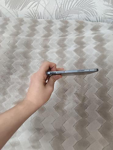 irsad redmi note 11 pro: Apple iPad planşet - Korpus: Alüminium gövdə, Space Gray rəng. - Arxa — 2
