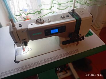 стралный машинка: Швейная машинка zoje в отличном состоянии