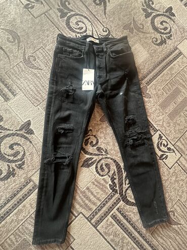черные зауженные джинсы: Джинсы и брюки, цвет - Черный, Новый