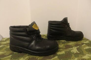 lv muska torbica: Shoes, size - 45