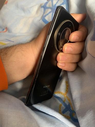 a 3 telefon: Honor rəng - Qara, Barmaq izi — 4