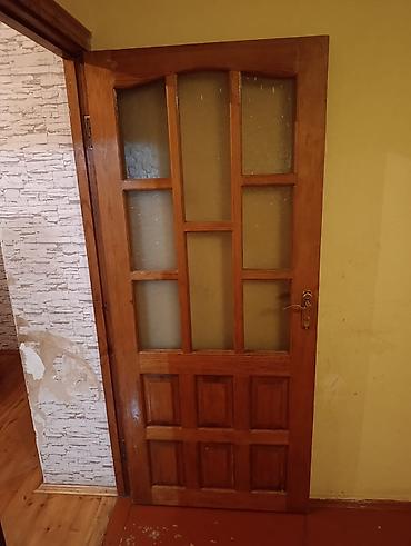 2 ci əl yolka: İşlənmiş ev qapı və pəncərələri satılır. Taxta qapılardır. İstəyən — 4