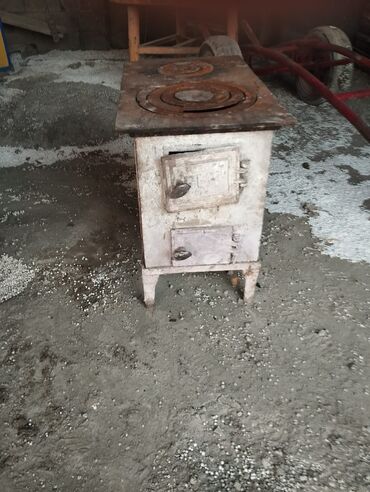 Буржуйки: Печь-буржуйка из металла с варочной поверхностью. Особенности: - — 5