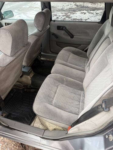 Volkswagen: Volkswagen Passat Variant: 1993 г., 2 л, Механика, Газ, Универсал — 11