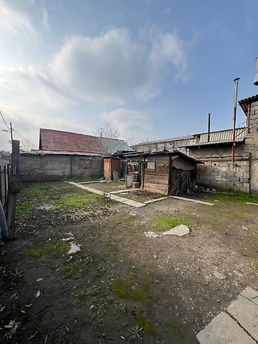 Продажа полдома: 📌Продаётся полДома с Участком, В районе Пишпека 4-соток, Дом-40м — 16