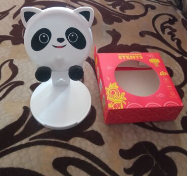 divar kağızları telefon üçün 2023: Panda formasında telefonu qoyub film, video və sairə izləmək üçün