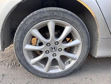 Диски: Оригинальные легкосплавные диски Honda (на фото установлены на Accord) — 2