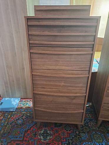 qoz sekili: Taxta komod – çoxrəfli çekmecəli dolab - Material: ağac teksturası — 1