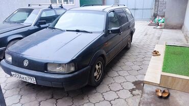 меняю на дом: Volkswagen Passat: 1990 г., 1.8 л, Механика, Бензин, Универсал