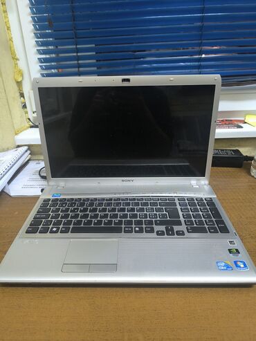 sony vaio laptop: Intel Core i5, 4 GB OZU, 17 "