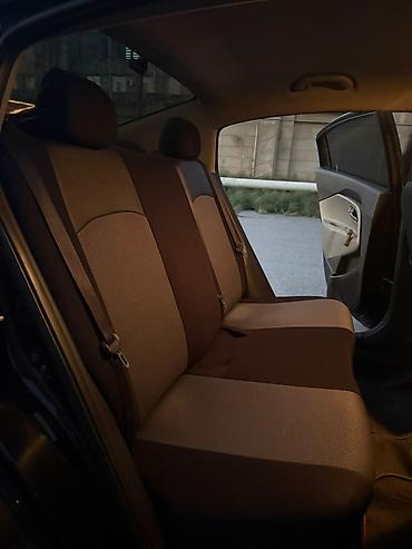Kia: Kia Rio sedan – qara rəng, Azərbaycan nömrə nişanı “88 CH 751” — 6