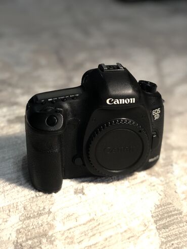 Фотоаппараты: Продаю Фотоаппарат Canon 5d Mark ||| Вспышку Canon 430EX|| В