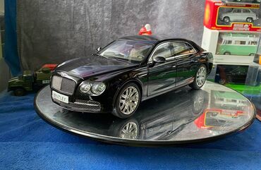 Avtomobil modelləri: Коллекционная модель Bentley Flying Spur W12 Diamond Black 2012