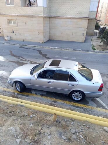 Mercedes-Benz: Mercedes-Benz 230: 2.3 l | 1997 il Sedan — 5