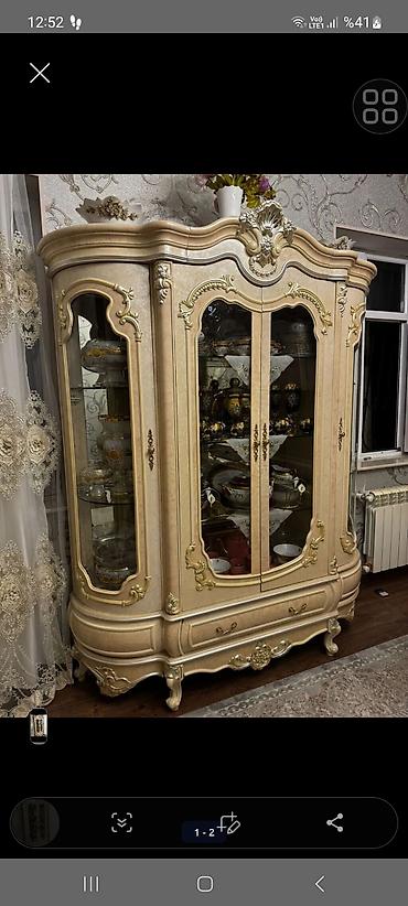 kohne dolab: Klassik üslubda vitrin-bufet - Material: MDF/qayın teksturalı korpus — 2